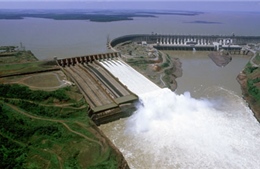   Đập thủy điện Itaipu hùng vĩ
